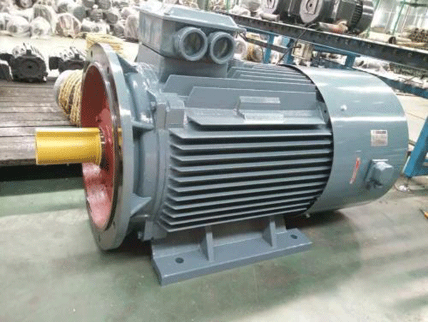 什么原因?qū)е挛靼参鳜斪冾l電機頻率降低？